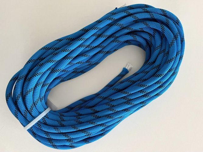 - Statické lano - 11 mm - 5 až 18 m - Délka: 13 m